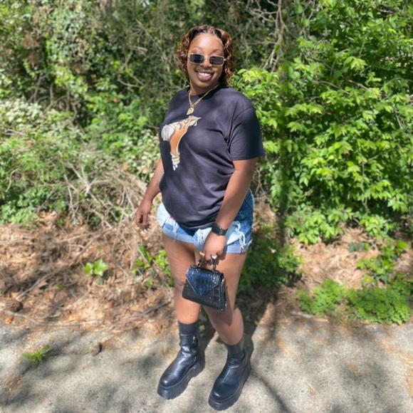 Meet your Posher, Laquona - Picture 1 of 1